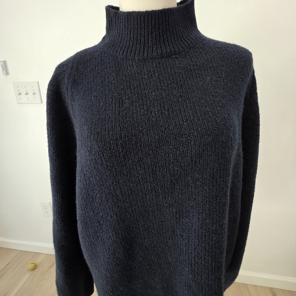 Old Navy Navy Sweater